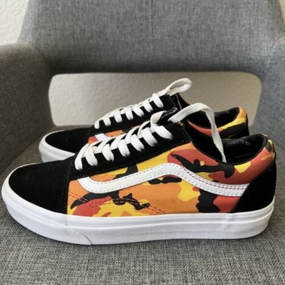 Vans Shoes - Vans Old Skool Camo Sneaker Lace Up Shoes Size M6 W7.5 Orange Red SB02